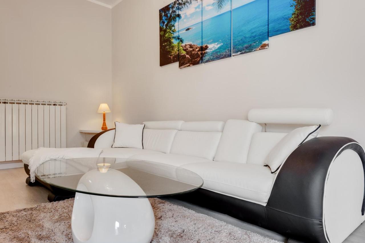 마리넬라 디 사르차나 Luni Mare Bright Terrace Flat With Parking 아파트 외부 사진