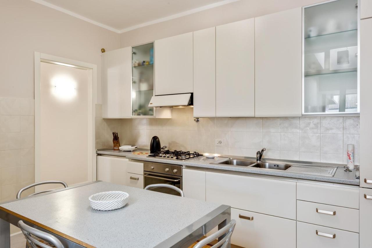 마리넬라 디 사르차나 Luni Mare Bright Terrace Flat With Parking 아파트 외부 사진